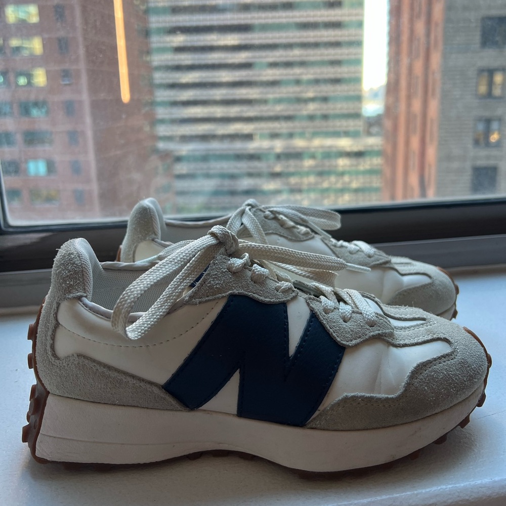 New Balance 327 Sneakers